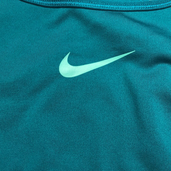 Nike Dri-Fit green sports bra size medium - Picture 2 of 6